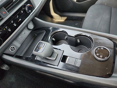 Used 2023 Nissan Rogue S image 12