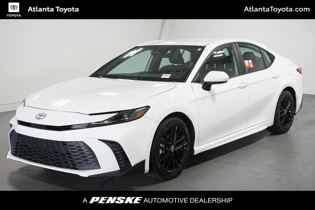 Certified 2025 Toyota Camry SE FWD image 1