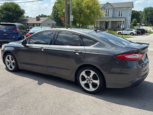 Used 2015 Ford Fusion SE w/ Equipment Group 201A FWD image 7