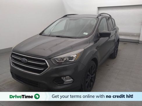 Used 2019 Ford Escape SE FWD image 1