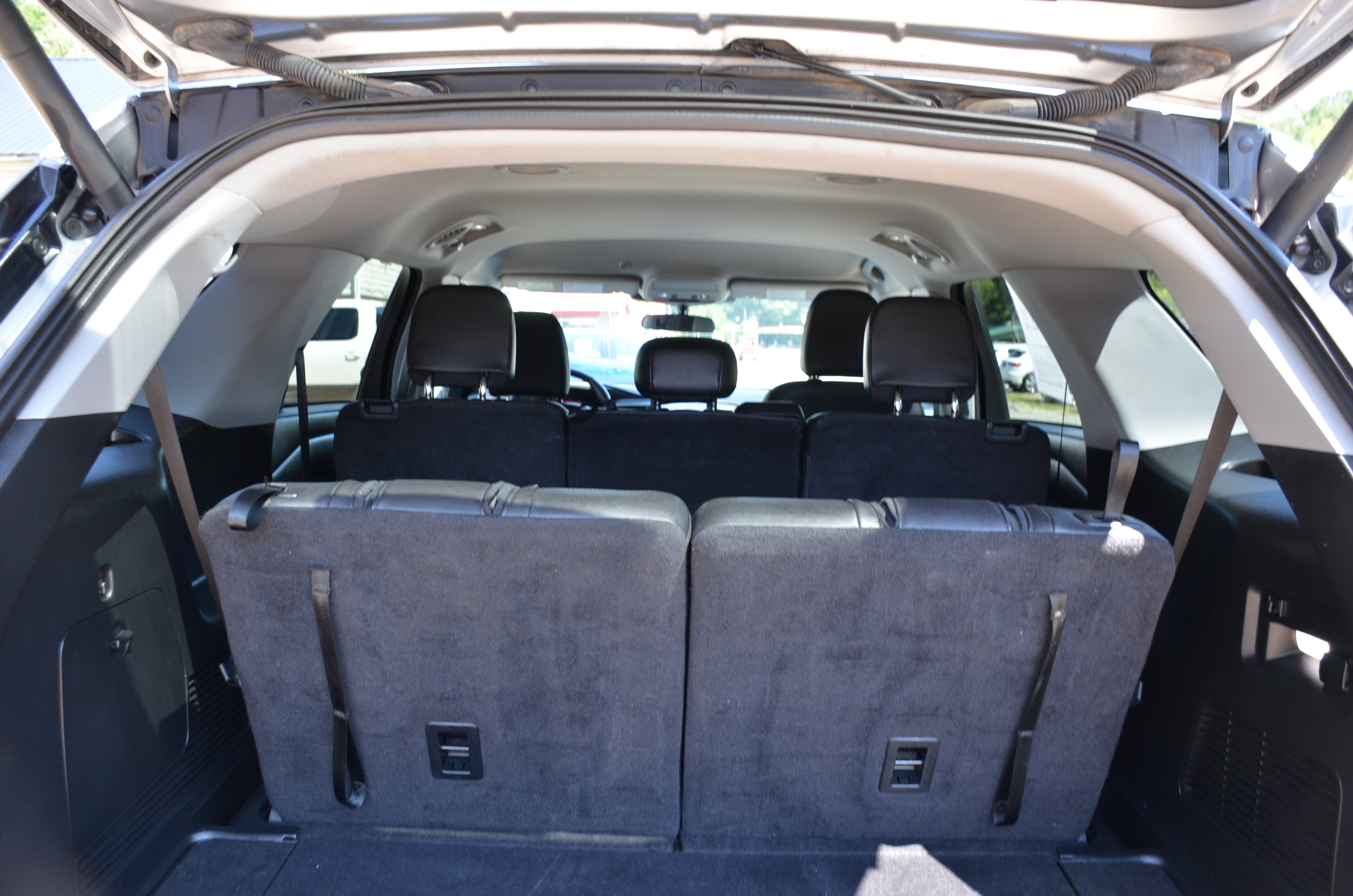 Used 2023 Ford Explorer XLT w/ Equipment Group 202A AWD/4WD image 22