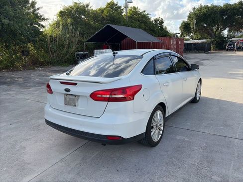 Used 2018 Ford Focus Titanium image 3