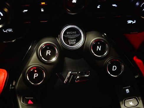 Used 2023 Aston Martin V12 Vantage RWD image 28