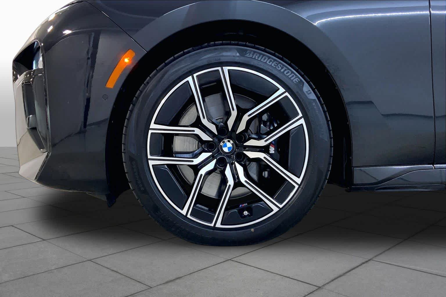 Used 2023 BMW 760i xDrive w/ Luxury Rear Seating Package AWD/4WD image 10