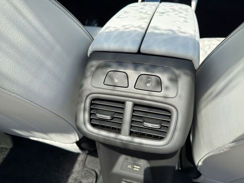 Used 2024 Buick Envision Avenir AWD/4WD image 27