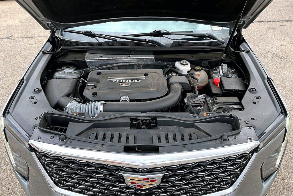 Used 2024 Cadillac XT4 Premium Luxury AWD/4WD image 28