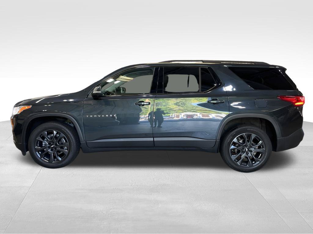Used 2021 Chevrolet Traverse RS FWD image 2