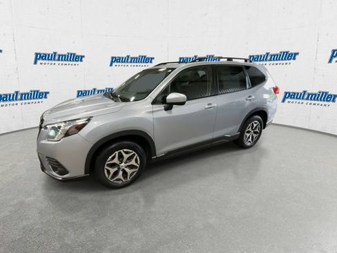 Used 2023 Subaru Forester Premium AWD/4WD image 6