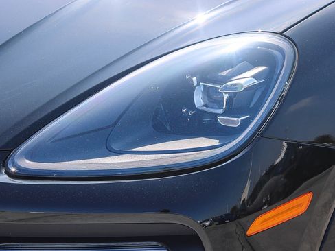 Used 2021 Porsche Cayenne Coupe AWD/4WD image 5