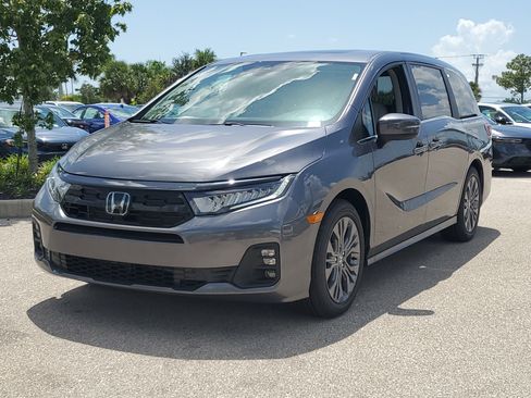New 2026 Honda Odyssey Touring image 7