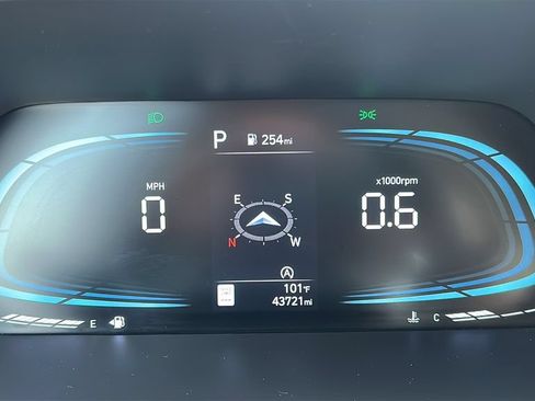 Used 2025 Hyundai Palisade SEL FWD image 2