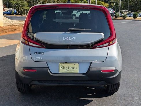 Used 2022 Kia Soul LX w/ Technology Package image 9