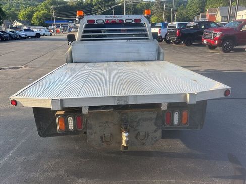 Used 2019 GMC Sierra 3500 SLE w/ SLE Preferred Package image 4