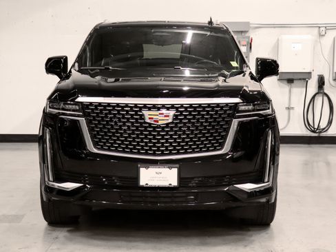 Used 2023 Cadillac Escalade ESV Premium Luxury AWD/4WD image 8