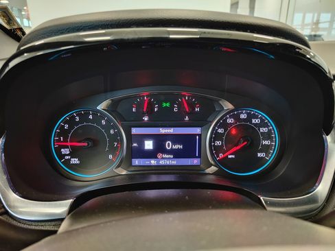 Used 2022 Chevrolet Traverse RS image 21