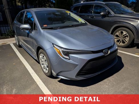 Used 2025 Toyota Corolla LE image 1