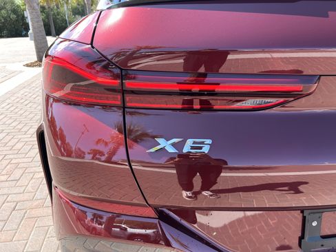 Certified 2025 BMW X6 xDrive40i w/ Executive Package image 45