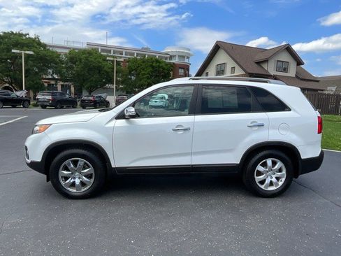 Used 2013 Kia Sorento LX w/ Convenience Pkg FWD image 4