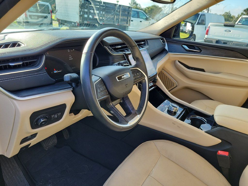 Used 2022 Jeep Grand Cherokee Limited RWD image 25
