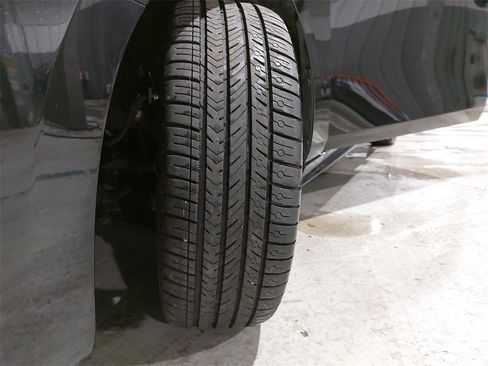 Used 2023 MAZDA MAZDA3 s image 34