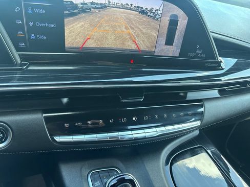 Used 2024 Cadillac Escalade ESV Sport AWD/4WD image 31