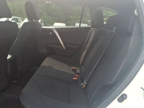 Used 2018 Toyota RAV4 XLE AWD/4WD image 15