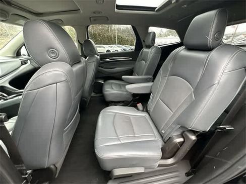 Used 2018 Buick Enclave Premium w/ Experience Buick Package image 21