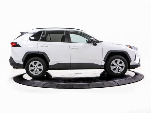 Used 2021 Toyota RAV4 LE w/ Carpet Mat Package (TMS) image 8