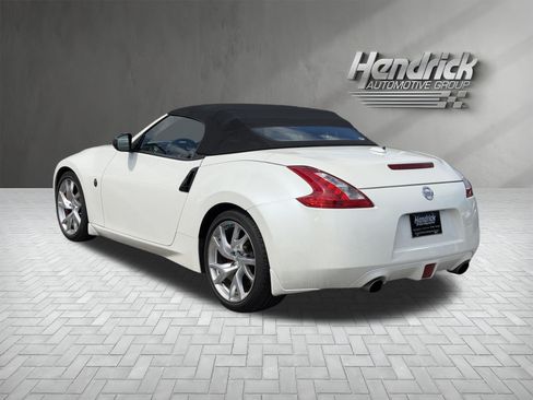 Used 2014 Nissan 370Z Touring w/ Sport Package RWD image 7