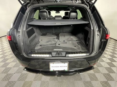Used 2025 Land Rover Range Rover Sport Dynamic SE image 27