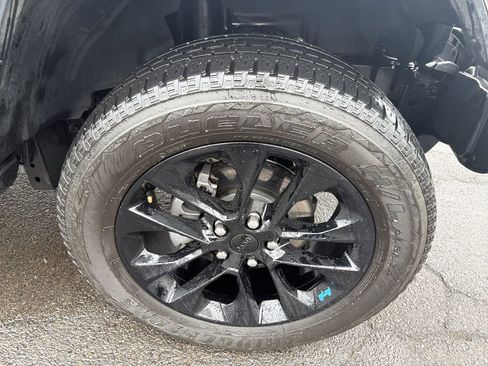 Used 2022 Jeep Wrangler Unlimited Sahara w/ Cold Weather Group AWD/4WD image 34