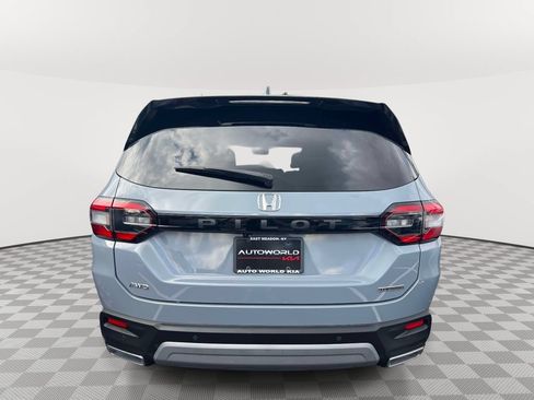 Used 2023 Honda Pilot Touring image 5