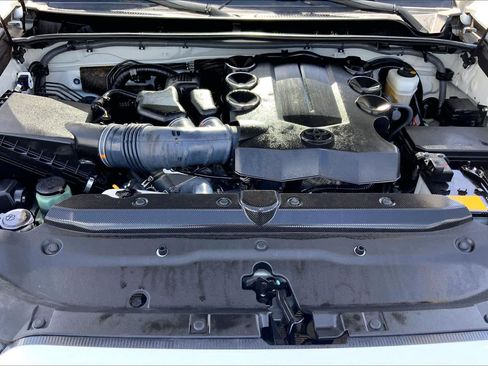 Used 2022 Toyota 4Runner SR5 RWD image 31