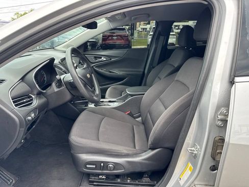 Used 2019 Chevrolet Malibu LT FWD image 12