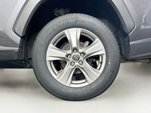 Used 2022 Toyota RAV4 XLE AWD/4WD image 11