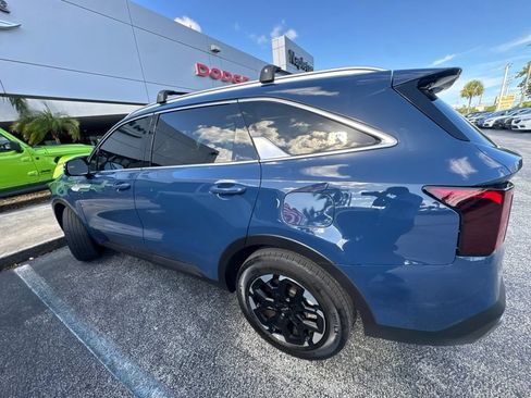 Used 2025 Kia Sorento S w/ Panoramic Sunroof Package FWD image 30