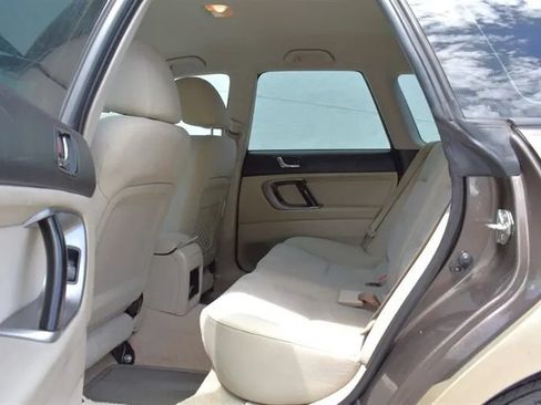 Used 2008 Subaru Outback 2.5i L.L. Bean AWD/4WD image 22