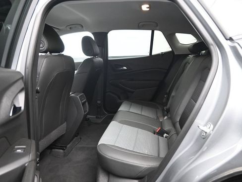 Used 2025 Chevrolet Trax LT w/ LT Convenience Package FWD image 24