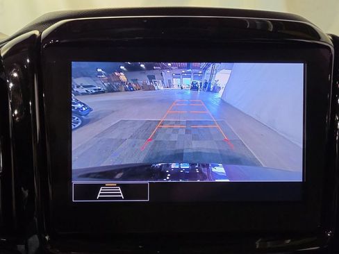 Used 2021 Chevrolet Traverse LT FWD image 22