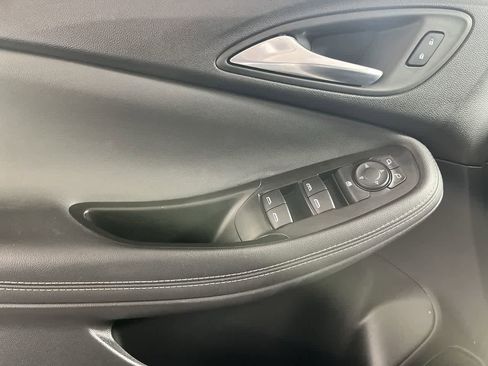 Used 2024 Buick Encore GX Sport Touring image 13