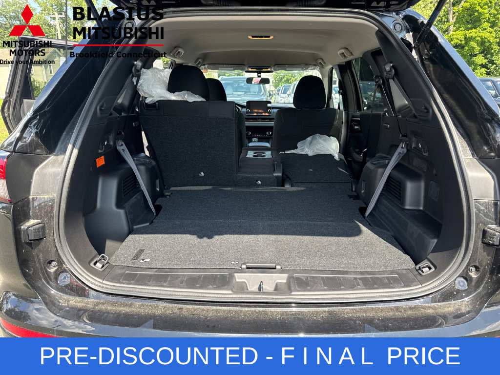 Used 2025 Mitsubishi Outlander ES AWD/4WD image 36