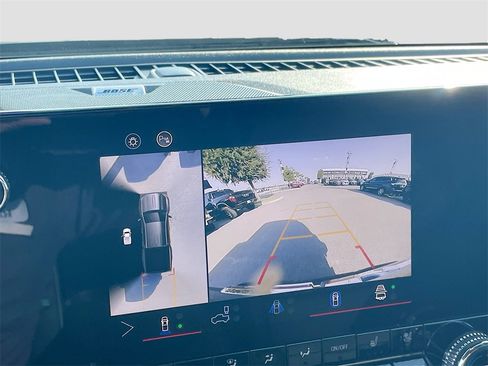 Used 2024 GMC Canyon Denali image 17