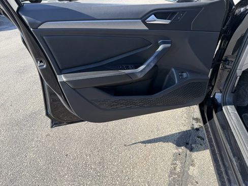 Used 2024 Volkswagen Jetta SE image 12