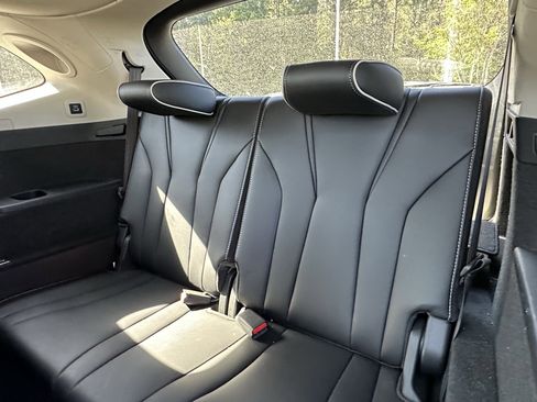 Used 2023 Acura MDX SH-AWD w/ Advance Package image 9