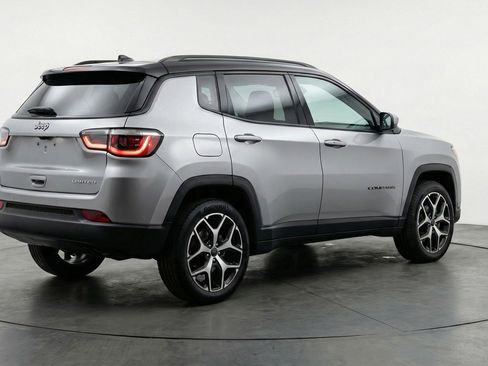Used 2025 Jeep Compass Limited AWD/4WD image 9
