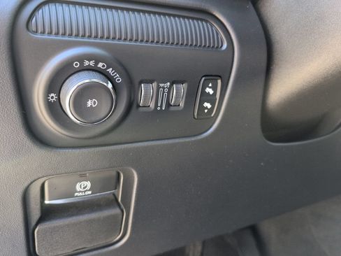 Used 2024 Jeep Grand Wagoneer Series III AWD/4WD image 18