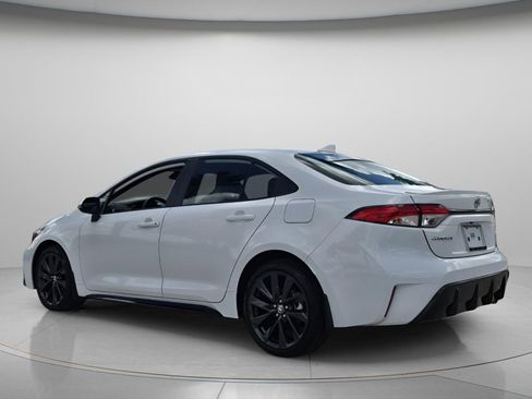 Used 2025 Toyota Corolla SE FWD image 8
