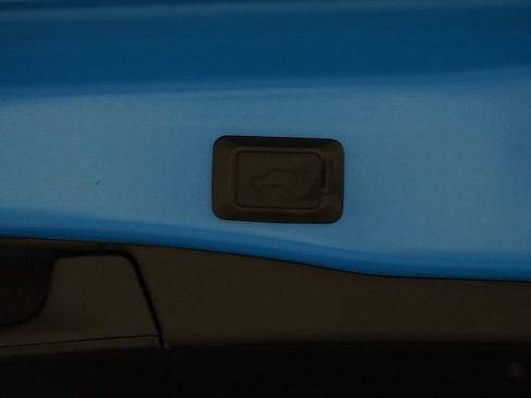 Used 2021 Toyota RAV4 XLE Premium FWD image 34