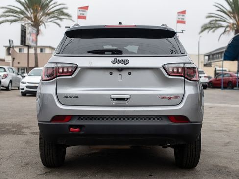 Used 2019 Jeep Compass Trailhawk image 4