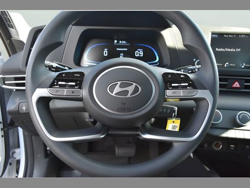 New 2026 Hyundai Elantra SE FWD image 15